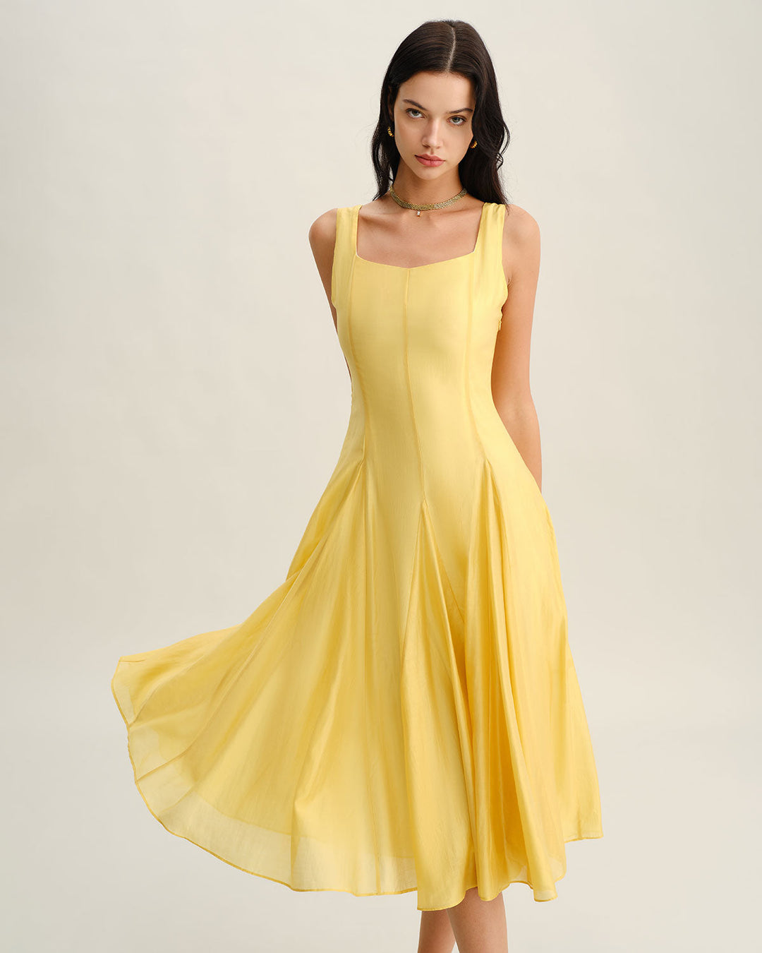 Vestido Midi de Tirantes Plisados con Escote Cuadrado Amarillo