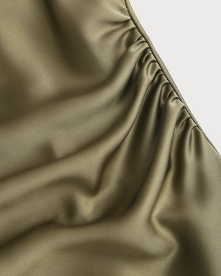Vestido Midi Slip de Satén Verde con Escote Barco