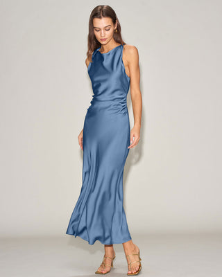 Vestido Midi de Satén Azul con Escote Barco