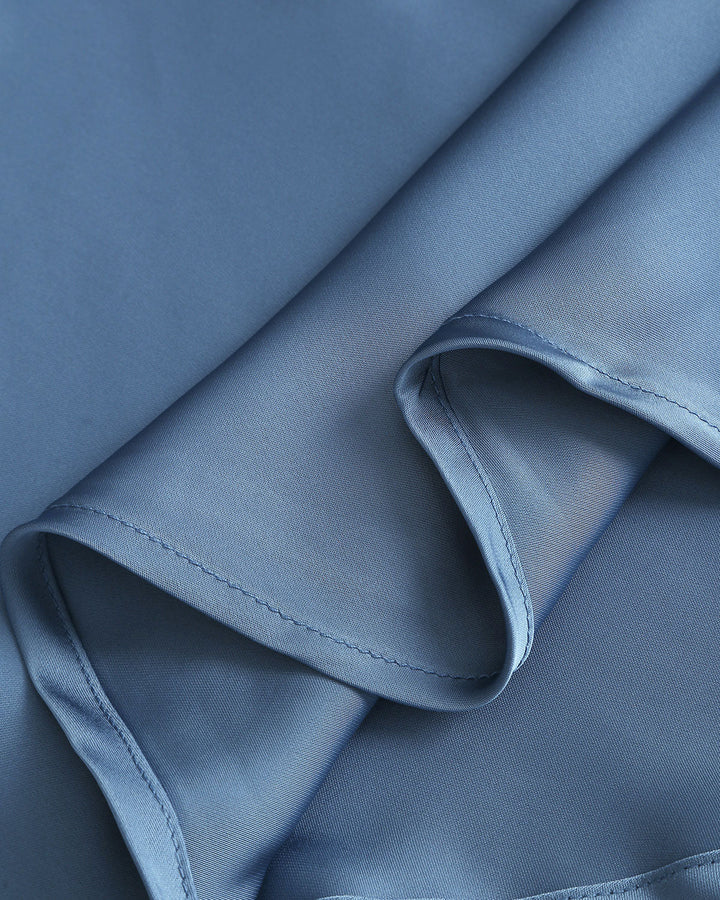 Vestido Midi de Satén Azul con Escote Barco