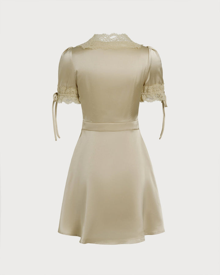 Vestido Mini de Satén con Encaje y Escote en V Color Albaricoque
