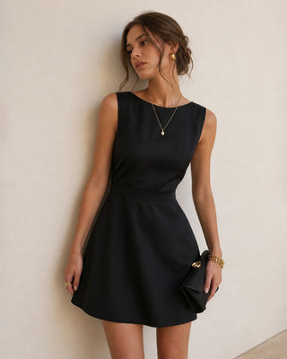 Vestido Mini A-Line de Perlas con Cuello Barco Negro