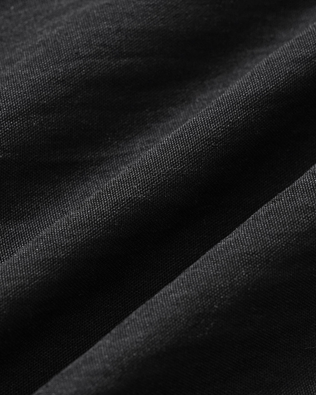 Vestido Mini de Cuello Cuadrado Negro con Contraste