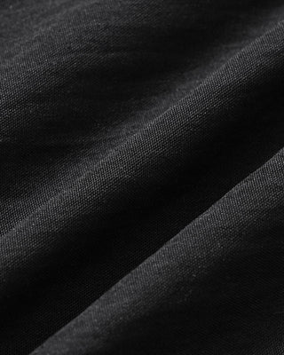 Vestido Mini de Cuello Cuadrado Negro con Contraste
