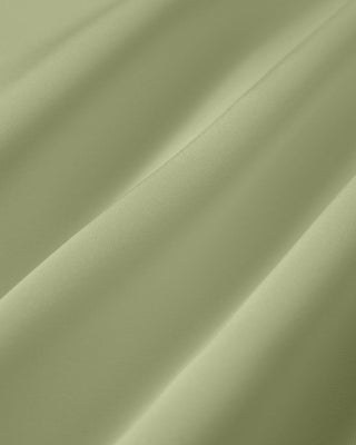 Vestido Mini de Satén Perla con Cuello Barco Verde