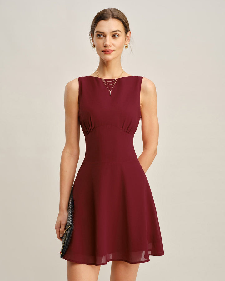 Vestido Mini Plisado de Cuello Barco Color Rojo Vino