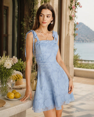 Vestido mini de jacquard con tirantes y escote cuadrado azul