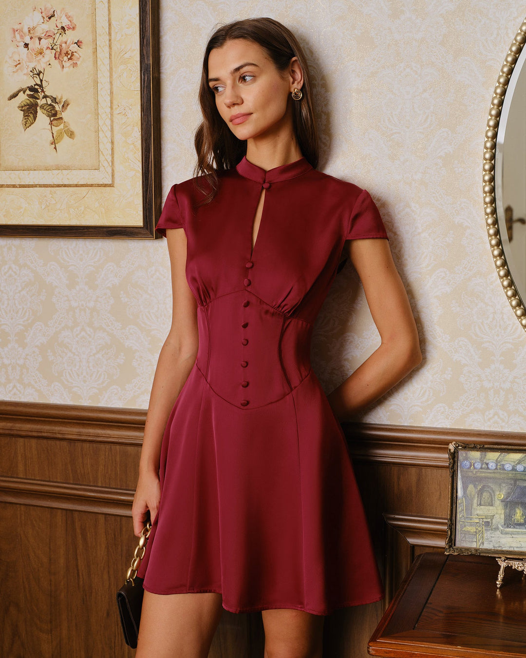 Vestido Mini de Satén con Cuello Chino