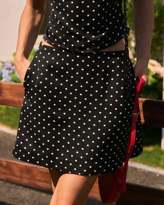 Falda Mini con Bolsillos de Lunares Negros