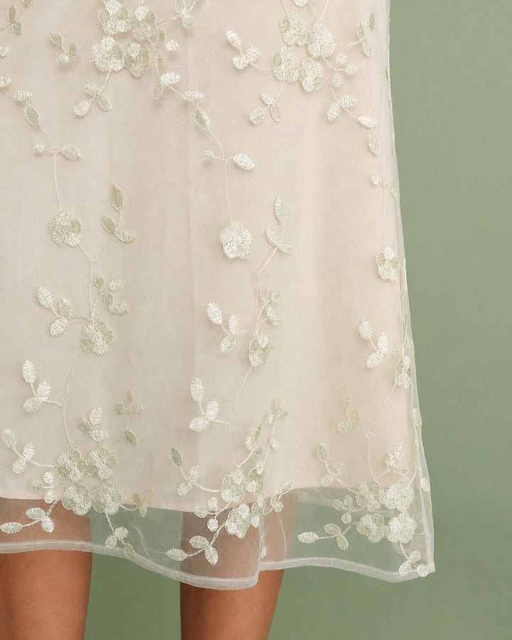 Falda Midi de Malla con Bordado Floral en Albaricoque