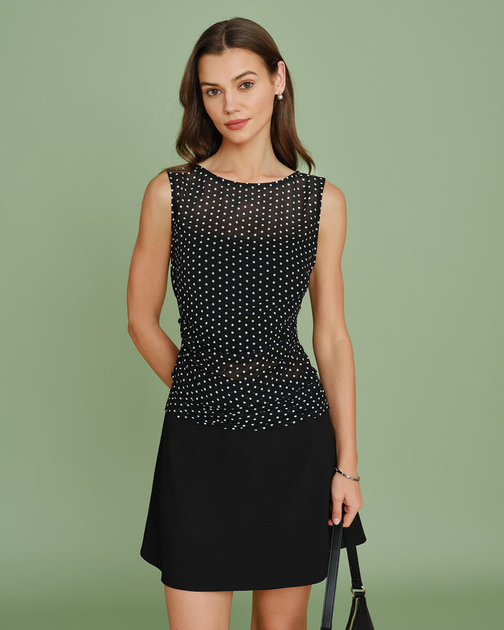 Top sin mangas de cuello barco con lunares negros