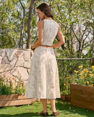 Top sin mangas de bordado en V color beige