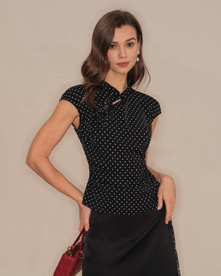 Camiseta de Cuello Mandarín con Lunares Negros
