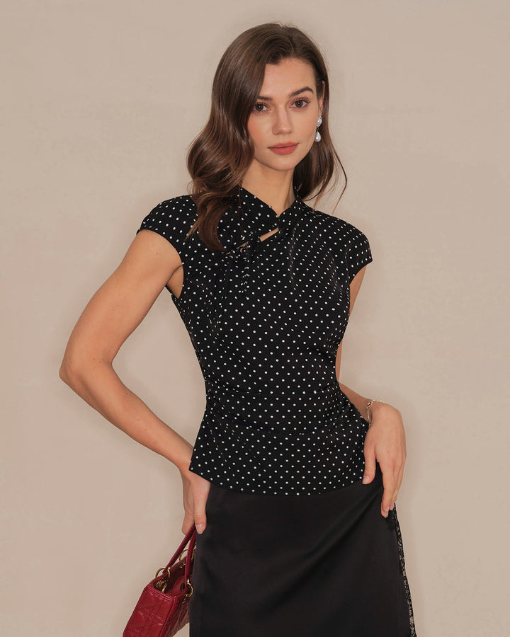 Camiseta de Cuello Mandarín con Lunares Negros