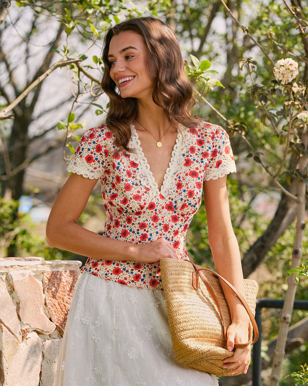 Camiseta Floral de Encaje con Cuello en V Rojo