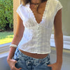 Camiseta Texturizada Blanca con Cuello en V