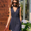 Vestido Mini de Encaje con Cuello en V Marino